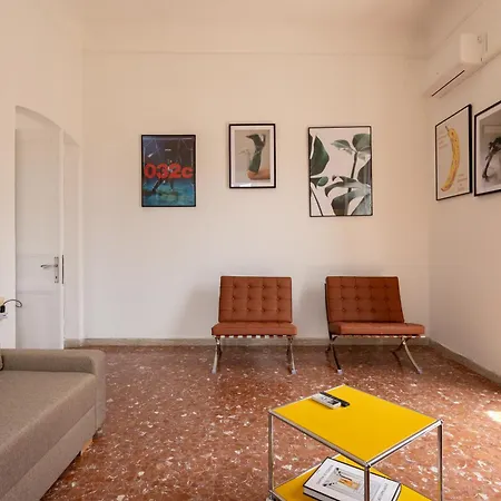Fancy Bright With And Mountain View On An Ancient Staircase 5 Mins To The Station With 2 Balconies With Amazing View * 라스페치아