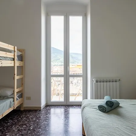 Fancy Bright With And Mountain View On An Ancient Staircase 5 Mins To The Station With 2 Balconies With Amazing View 아파트 라스페치아