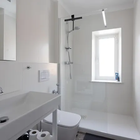 Apartment Fancy Bright With And Mountain View On An Ancient Staircase 5 Mins To The Station With 2 Balcony With Amazing View La Spezia