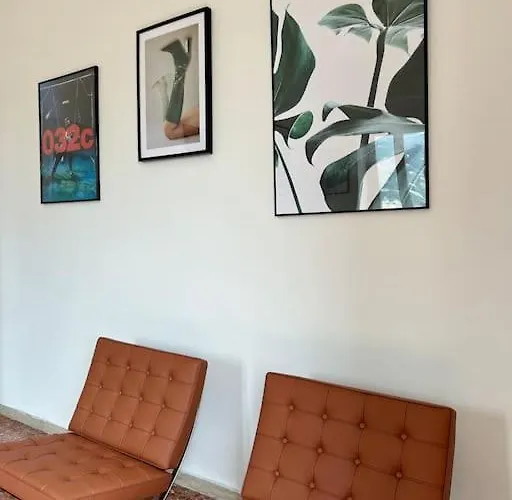Fancy Bright With And Mountain View On An Ancient Staircase 5 Mins To The Station With 2 Balcony With Amazing View Apartmán *