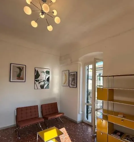 Fancy Bright With And Mountain View On An Ancient Staircase 5 Mins To The Station With 2 Balcony With Amazing View Apartmán La Spezia