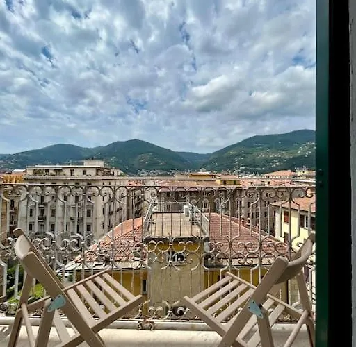 Fancy Bright With And Mountain View On An Ancient Staircase 5 Mins To The Station With 2 Balcony With Amazing View * La Spezia