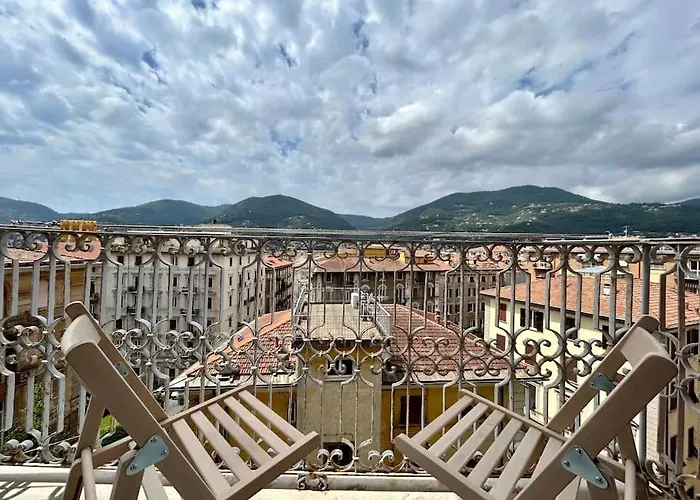 Fancy Bright With And Mountain View On An Ancient Staircase 5 Mins To The Station With 2 Balcony With Amazing View Apartament La Spezia