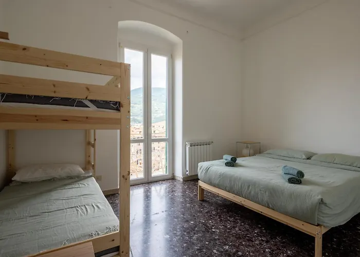 Apartament Fancy Bright With And Mountain View On An Ancient Staircase 5 Mins To The Station With 2 Balcony With Amazing View