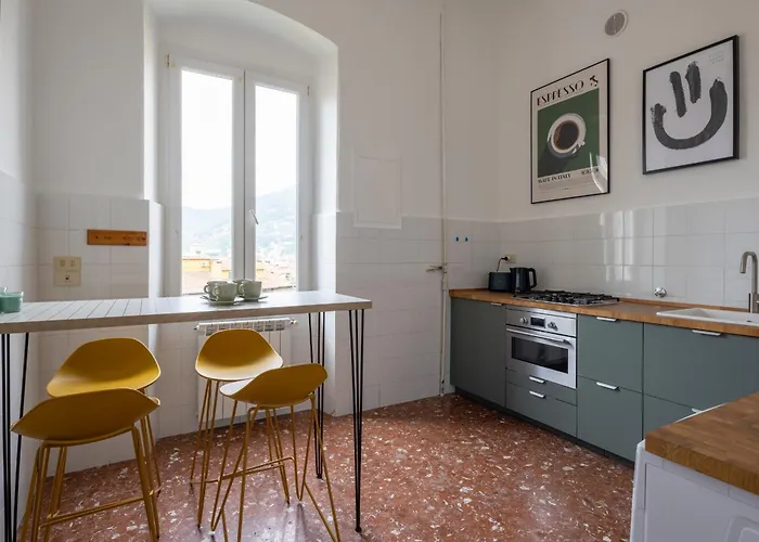 Fancy Bright With And Mountain View On An Ancient Staircase 5 Mins To The Station With 2 Balcony With Amazing View * La Spezia
