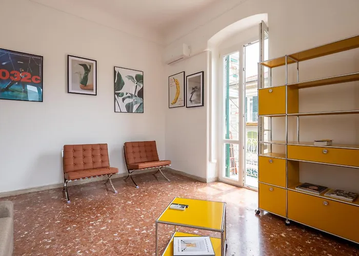 Apartament Fancy Bright With And Mountain View On An Ancient Staircase 5 Mins To The Station With 2 Balcony With Amazing View